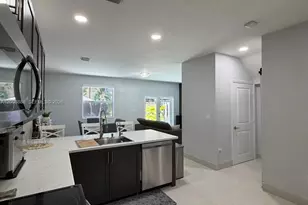 1324 SE 26th Ter, Homestead, FL 33035 - Photo 9