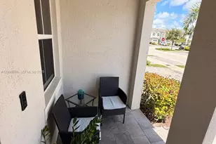1324 SE 26th Ter, Homestead, FL 33035 - Photo 3