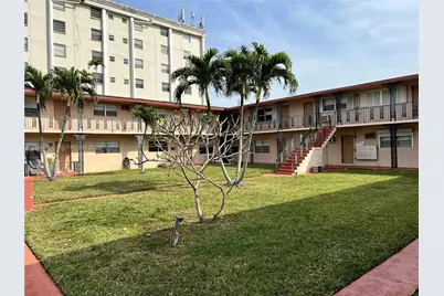 5300 Hollywood Blvd #10, Hollywood, FL 33021 - Photo 1