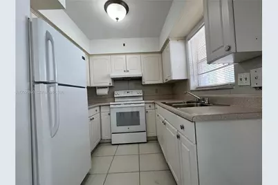 5300 Hollywood Blvd #10, Hollywood, FL 33021 - Photo 15