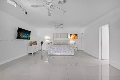 230 N 67th Ave, Hollywood, FL 33024 - Photo 15