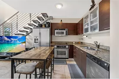41 SE 5th St #811, Miami, FL 33131 - Photo 5