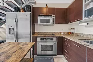 41 SE 5th St, Miami, FL 33131 - Photo 11