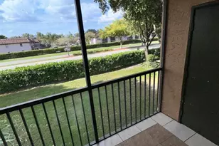 10445 NW 8th St, Pembroke Pines, FL 33026 - Photo 7