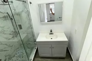 10445 NW 8th St, Pembroke Pines, FL 33026 - Photo 11