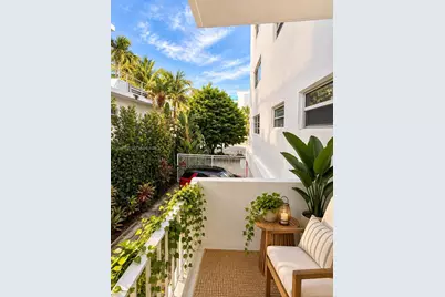 240 Collins Ave #2C, Miami Beach, FL 33139 - Photo 9