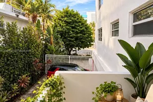 240 Collins Ave, Miami Beach, FL 33139 - Photo 9