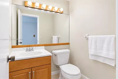 735 NW 105th Pl #C3, Miami, FL 33172 - Photo 9