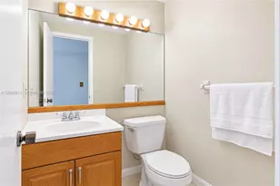 735 NW 105th Pl, Miami, FL 33172 - Photo 9