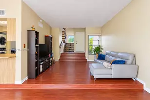 735 NW 105th Pl, Miami, FL 33172 - Photo 5