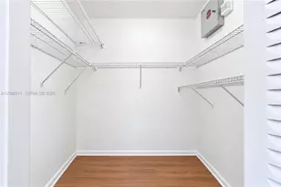 735 NW 105th Pl, Miami, FL 33172 - Photo 21