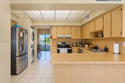 735 NW 105th Pl #C3, Miami, FL 33172 - Photo 13