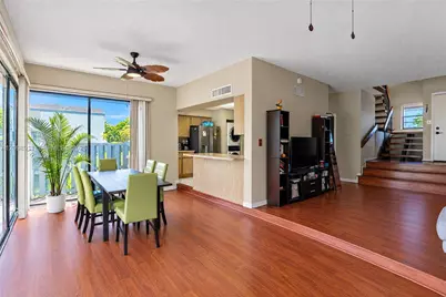 735 NW 105th Pl #C3, Miami, FL 33172 - Photo 11
