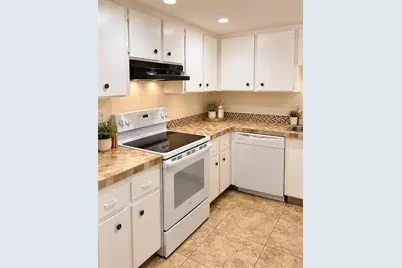 7000 NW 186th St #4-116, Hialeah, FL 33015 - Photo 3