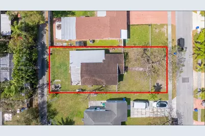 2048 NE 180th St, North Miami Beach, FL 33162 - Photo 23