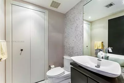 200 Biscayne Boulevard Way #4307, Miami, FL 33131 - Photo 13