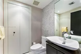 200 Biscayne Blvd Way, Miami, FL 33131 - Photo 13