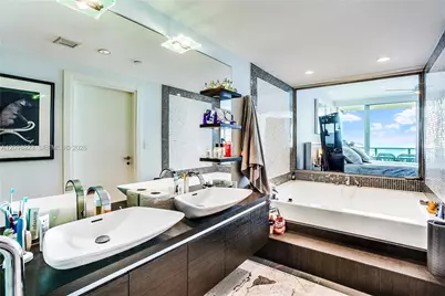 200 Biscayne Boulevard Way #4307, Miami, FL 33131 - Photo 11
