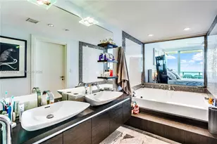 200 Biscayne Blvd Way, Miami, FL 33131 - Photo 11