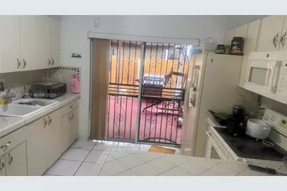 7808 W 29th Ln #102-27, Hialeah, FL 33018 - Photo 3
