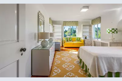 6415 Pine Tree Drive Cir, Miami Beach, FL 33141 - Photo 15