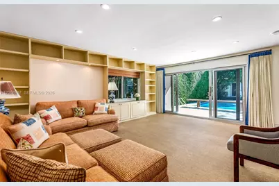6415 Pine Tree Drive Cir, Miami Beach, FL 33141 - Photo 11