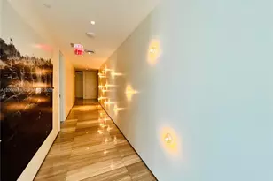 460 NE 28th St, Miami, FL 33137 - Photo 15