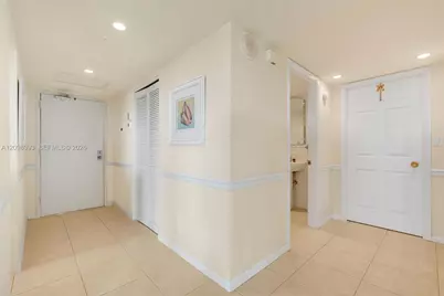 3200 N Port Royale Dr N #806, Fort Lauderdale, FL 33308 - Photo 13