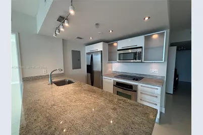 185 SW 7th St #1702, Miami, FL 33130 - Photo 5