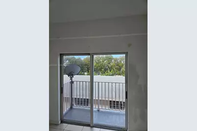 1638 SW 3rd St #302, Miami, FL 33135 - Photo 9
