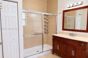 10711 NW 75th Ln, Doral, FL 33178 - Photo 15