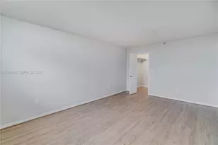 900 NE 195th St, Miami, FL 33179 - Photo 19