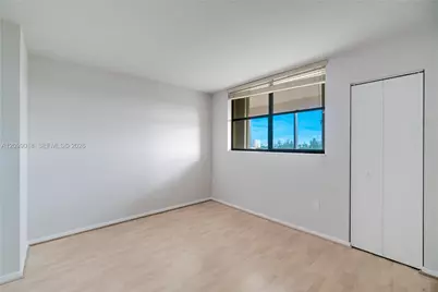 900 NE 195th St #710, Miami, FL 33179 - Photo 23