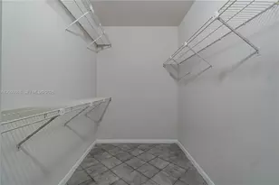 900 NE 195th St, Miami, FL 33179 - Photo 21
