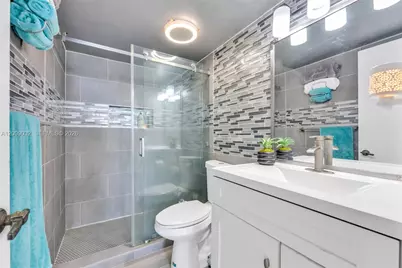 6061 Collins Ave #5F, Miami Beach, FL 33140 - Photo 13