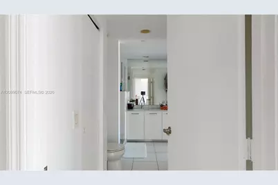 500 Brickell Ave #3405, Miami, FL 33131 - Photo 19
