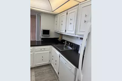 2000 Atlantic Shores Blvd #504, Hallandale Beach, FL 33009 - Photo 17