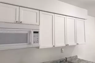 15940 NE 19th Pl, North Miami Beach, FL 33162 - Photo 3