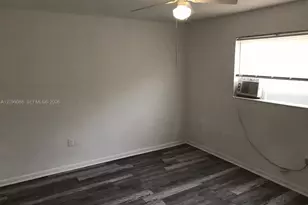 15940 NE 19th Pl, North Miami Beach, FL 33162 - Photo 9