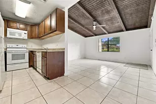 487 Glenwood Dr, West Palm Beach, FL 33415 - Photo 7
