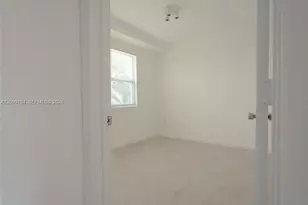 3676 Oak Ave, Miami, FL 33133 - Photo 9