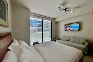 11 NE 6th St, Miami, FL 33132 - Photo 3