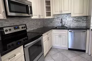 5515 Courtyard Dr, Margate, FL 33063 - Photo 5