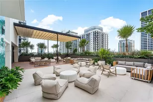 11 NE 6th St, Miami, FL 33132 - Photo 47