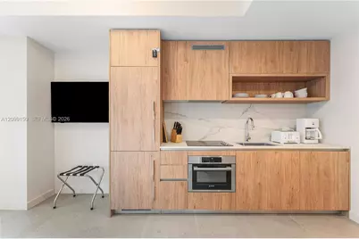 11 NE 6th St #1702, Miami, FL 33132 - Photo 3