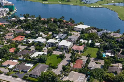 9525 Broadview Ter, Bay Harbor Islands, FL 33154 - Photo 3