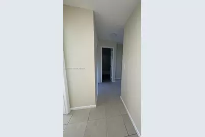 958 SW 74th Ave, North Lauderdale, FL 33068 - Photo 7