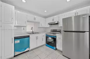 320 NE 12th Ave, Hallandale Beach, FL 33009 - Photo 11