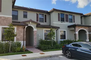11418 W 34th Ct, Hialeah, FL 33018 - Photo 3