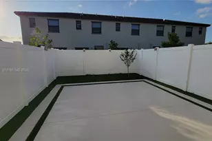 11418 W 34th Ct, Hialeah, FL 33018 - Photo 13